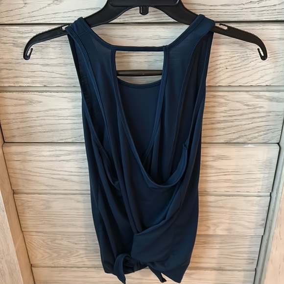 Athleta Blue Tie Back Top. Size XS - Picture 3 of 3